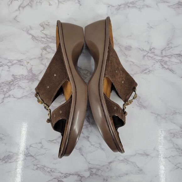 NAOT Brown Suede Slides with Tiger's Eye Faux Gems Accent Women's Euro 40 - Picture 5 of 10